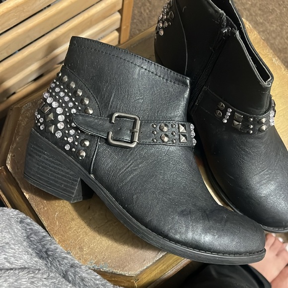 Boots very cute wear them ones size 8 - Picture 2 of 3